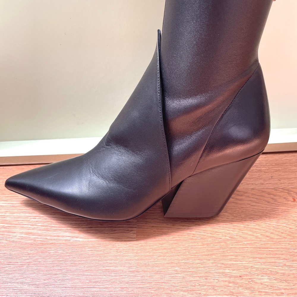 Burberry Leather Knee High Black Boots Size: 38.5 - Picture 8 of 10